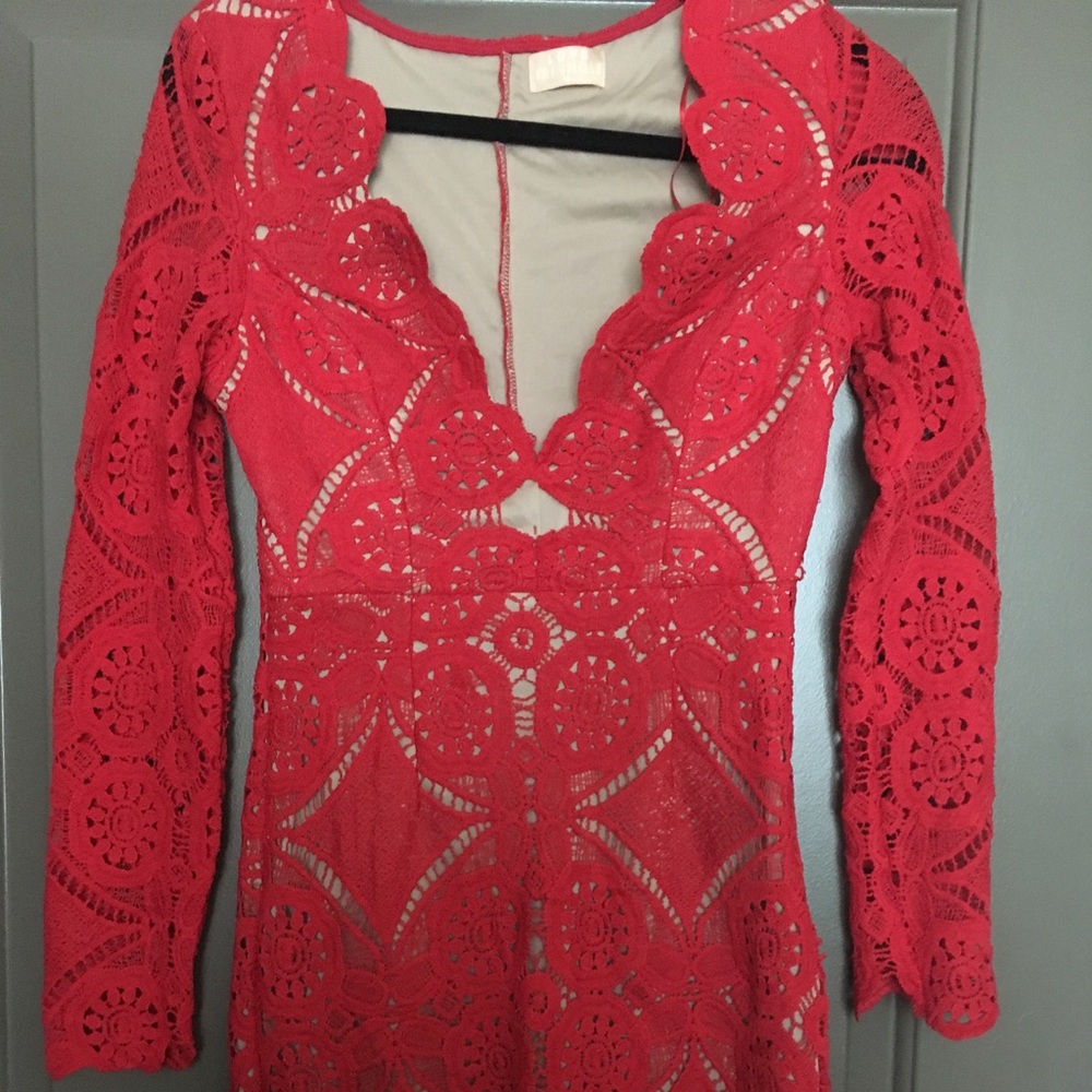 LOVE TRIANGLE MINI DRESS